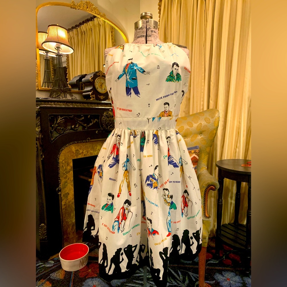 Original Bernie Dexter rockabilly dress. Never worn size extra large.